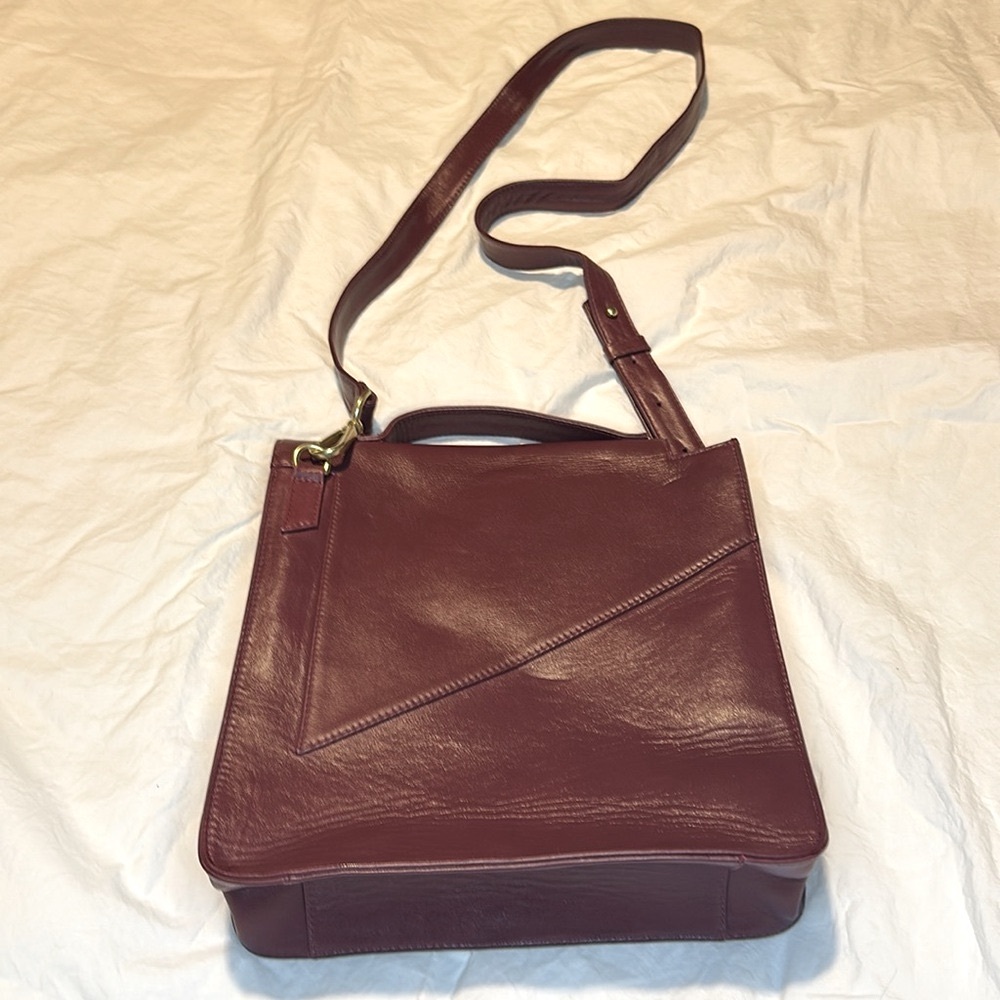 Holly & Tanager Wanderer Leather Crossbody Pristine Soft Italian Lamb Leather